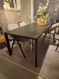 Eettafel NERO
